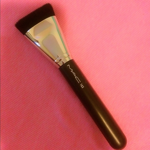 MAC Cosmetics Other - Mac makeup brush