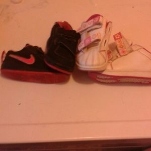 Nike size 6c kidgels 8c