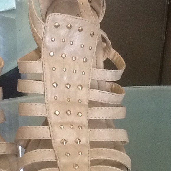 Ladies High Heals - Picture 2 of 4