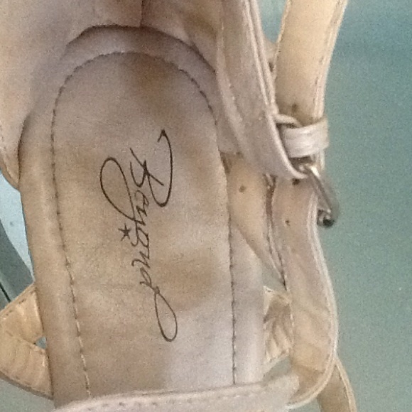 Ladies High Heals - Picture 4 of 4