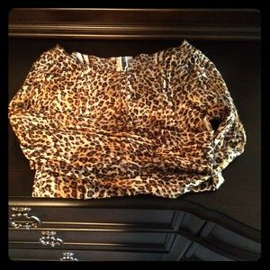 Leopard print top