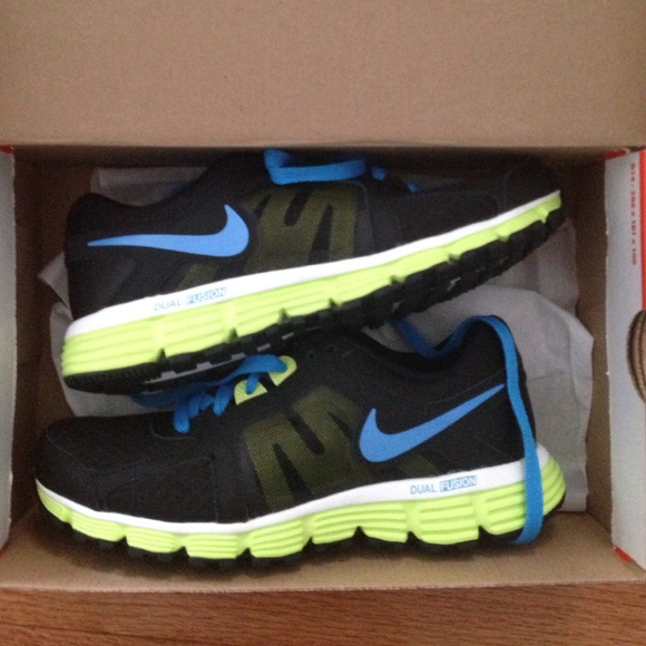 Nike NWT Dual Fusion Sneakers
