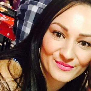 Meet your Posher, Alma