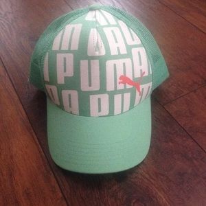 Womens Puma athletic hat