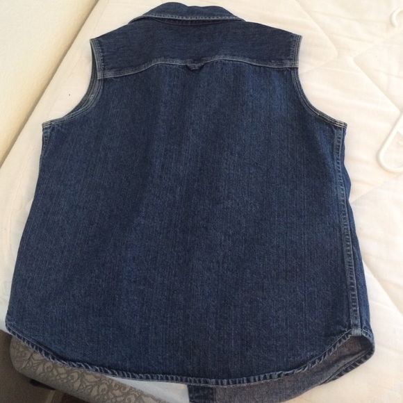 Adorable jean vest! - Picture 3 of 4