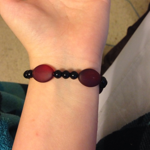 Cross Bracelet - Picture 2 of 3