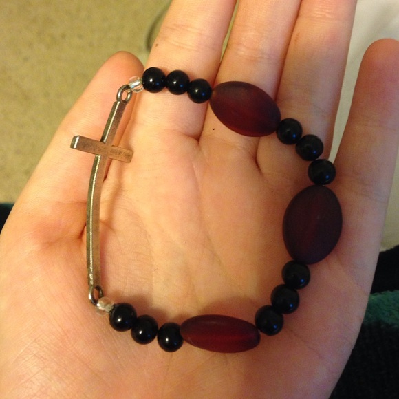 Cross Bracelet - Picture 3 of 3