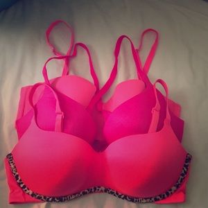 3 Victoria's Secret bras