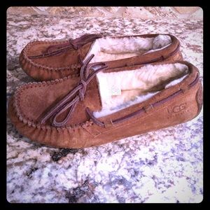 Ugg Dakota moccasins