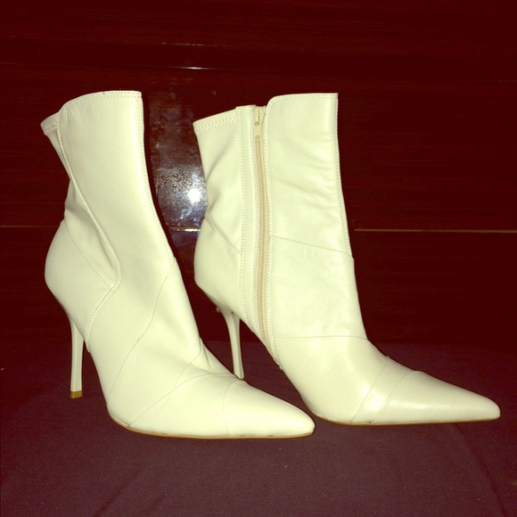 High heel boots