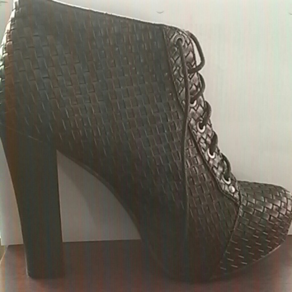 Black Harnaise Lu Wvn bty