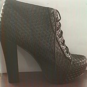 Black Harnaise Lu Wvn bty