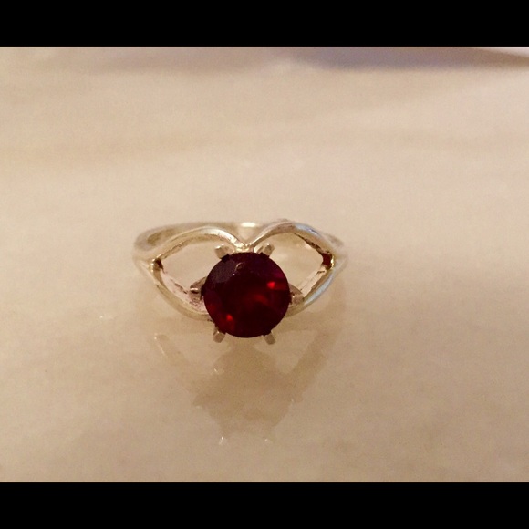 Gorgeous Garnet Silver Ring