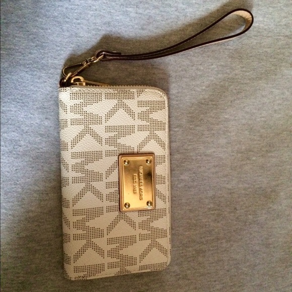 Michael Kors Wristlet/Wallet