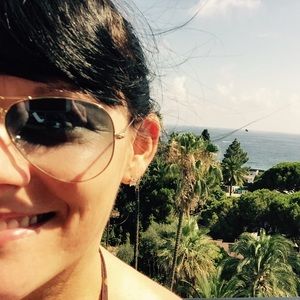 Meet your Posher, April