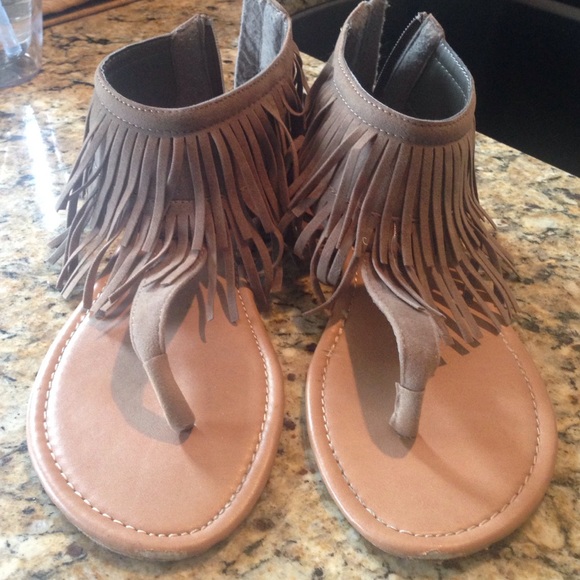 Wet seal size 8
