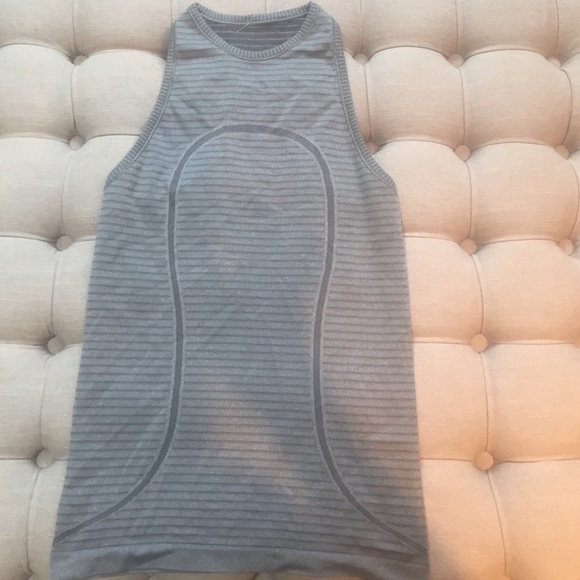✋🏼SOLD✋🏼Like new lululemon tank