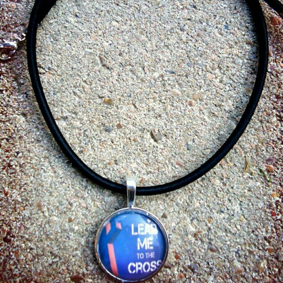 Lead me to the cross necklace