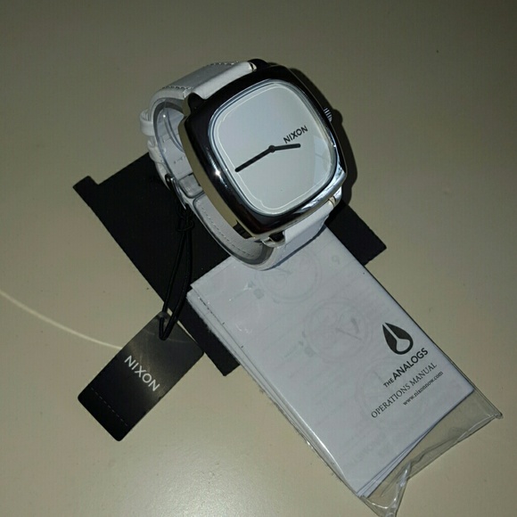 Mens White Nixon Shutter SS w leather band
