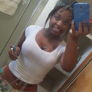 Meet your Posher, Selina