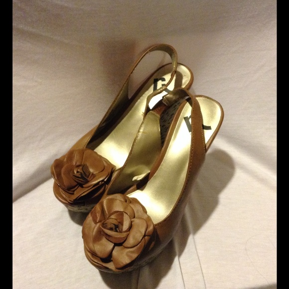 Tan wedges