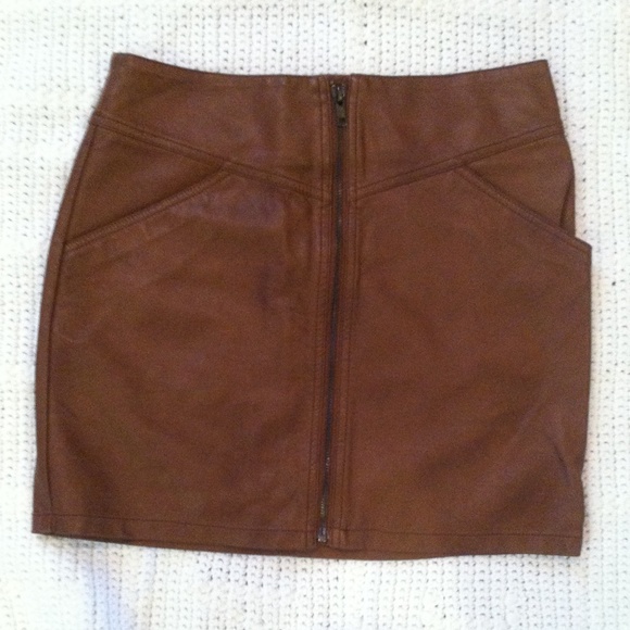 theme Dresses & Skirts - Theme faux leather zipper skirt