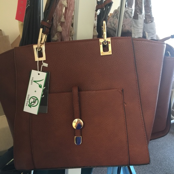 Handbags - Gorgeous cognac  tote handbag. Vegan and lead-free