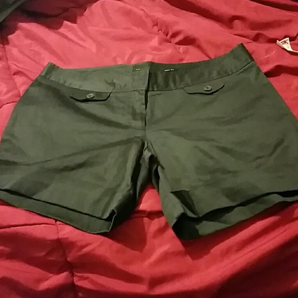 Limited dark grey shorts
