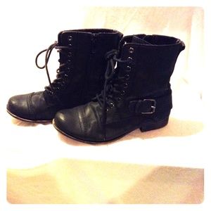 Combat boots