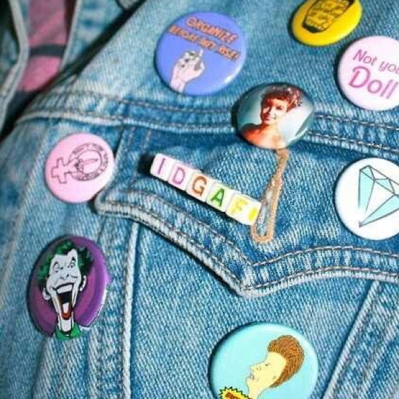 Brandy Melville Other - Pinback Buttons!