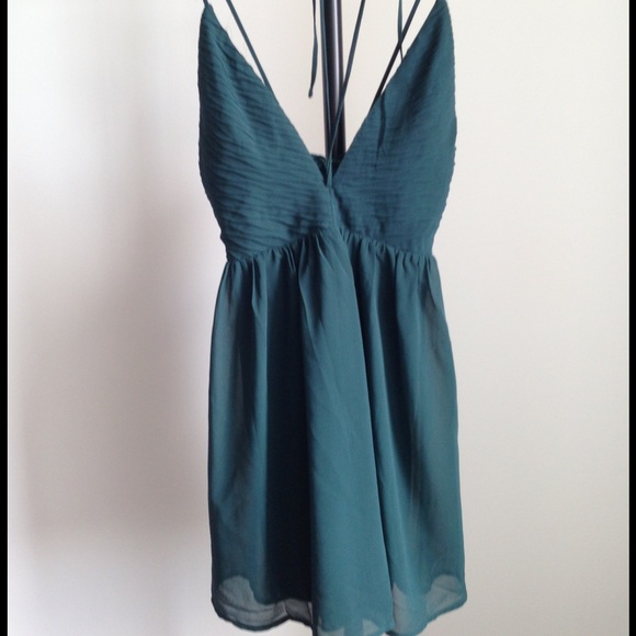 Lulu's medium forest green sun dress