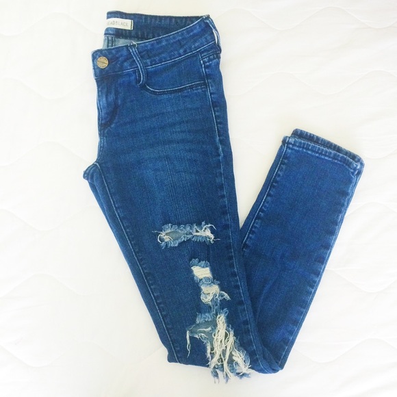 ❌❌SOLD❌❌ Bullhead Dark Wash Distressed Jeans
