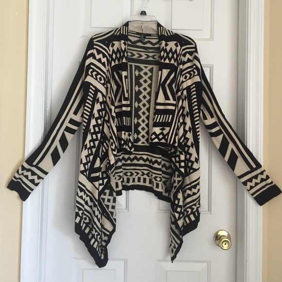 🔴SOLD🔴Forever 21 sweater!