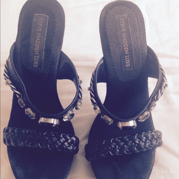 Black Steve Madden Luxe Stilletos