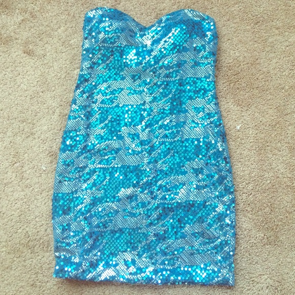 homecoming dress - Picture 1 of 3