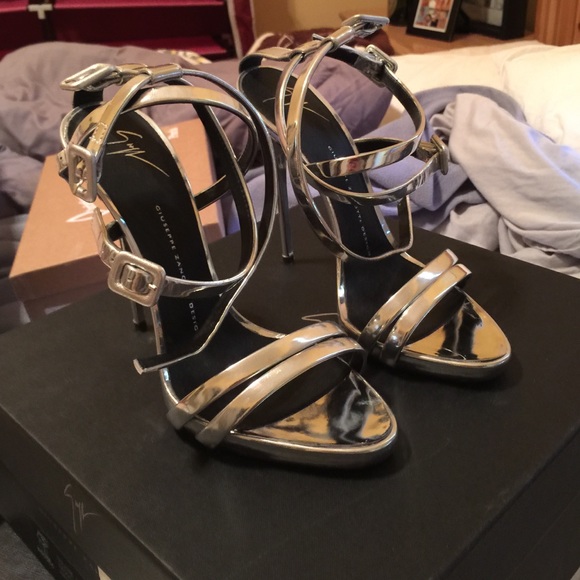 GIUSEPPE ZANOTTI COLINE 110 SIUTTA