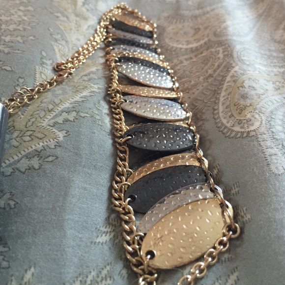 Chunky Necklace - Picture 2 of 3