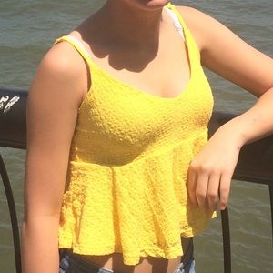 Cute yellow top