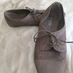 Taupe vented oxfords
