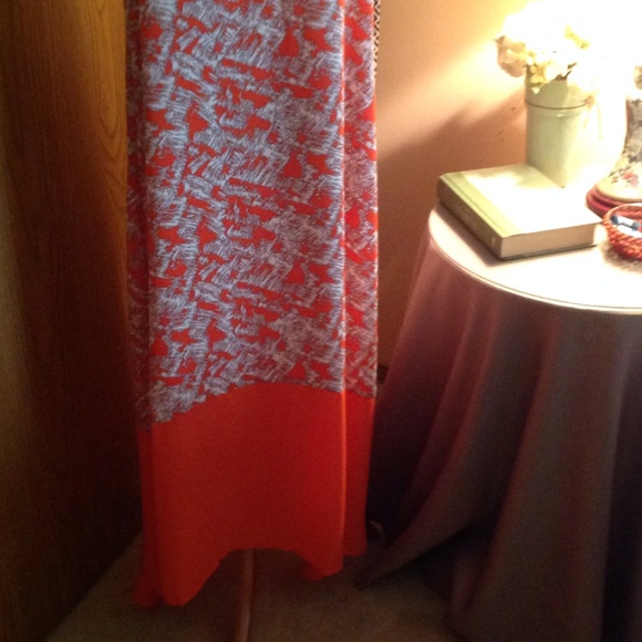 Just Fab Maxi Dress. SALE... - Picture 3 of 3