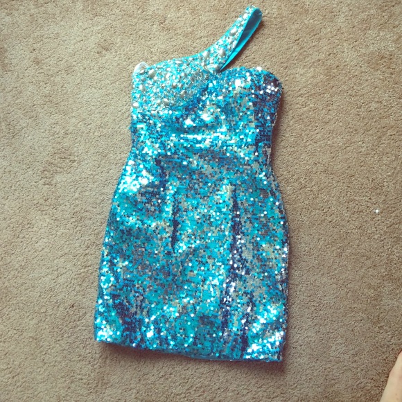 homecoming dress - Picture 1 of 4