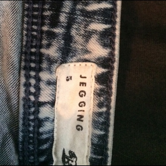 Acid wash jeggings - Picture 3 of 4