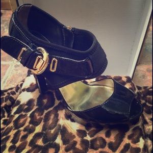 Michael kors 6" black zip open toed heals