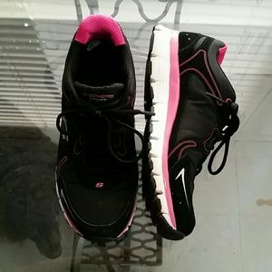 Skechers sport shoes