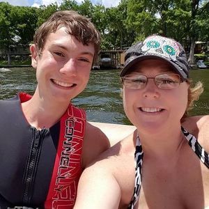 Meet your Posher, Crystal