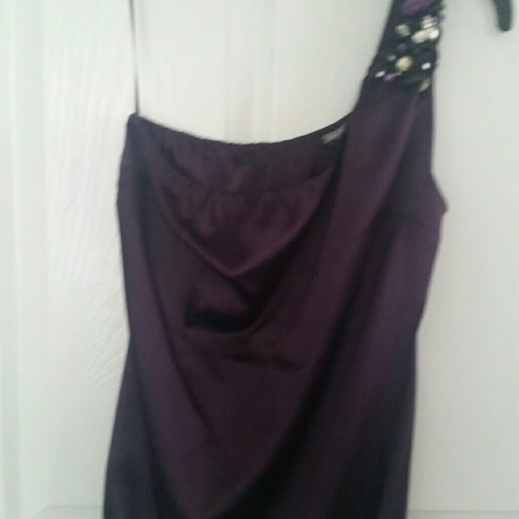 Plum one-shoulder shirt