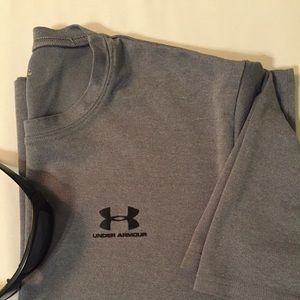 Grey Under Armour men's shirt