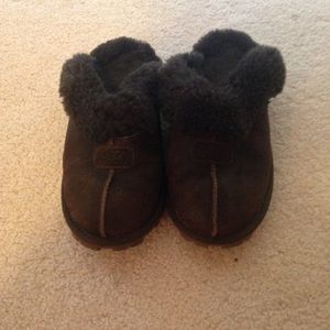 Brown ugg slippers