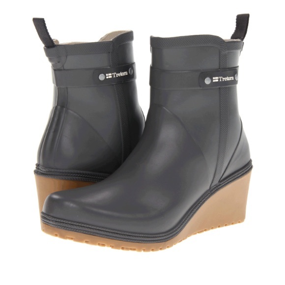 Tretorn wedge rain boots