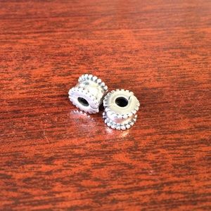 2 Pandora Round Clips